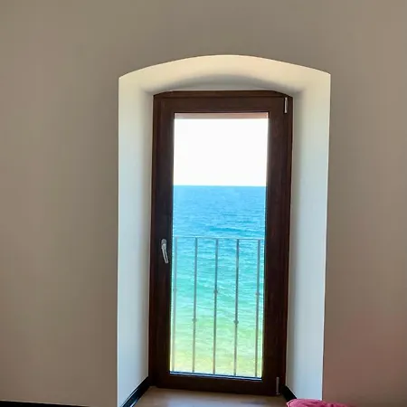 Beachfront Apartment *